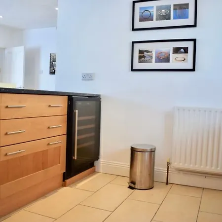 Апартаменты 2 Bedroom With Parking In Ballsbridge *