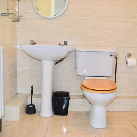 2 Bedroom With Parking In Ballsbridge Апартаменты Дублин