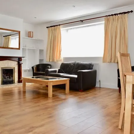 Апартаменты 2 Bedroom With Parking In Ballsbridge