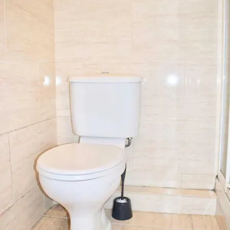 2 Bedroom With Parking In Ballsbridge * Дублин